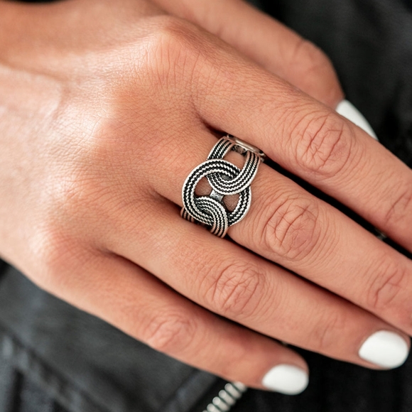 Paparazzi Fashion Fix 4pc Set - Magnificent Musings 💚 Green - Picture 10 of 10